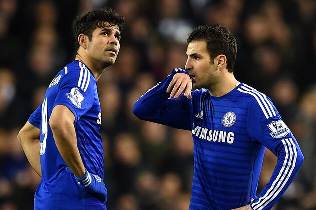 LONDON, ENGLAND - JANUARY 01:  Cesc Fabregas and Diego Costa of Chelsea show their dejection after conceding a fourth goal during the Barclays Premier League match between Tottenham Hotspur and Chelsea at White Hart Lane on January 1, 2015 in London, England.  (Photo by Michael Regan/Getty Images)