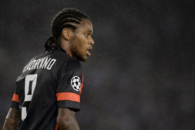SAN SEBASTIAN, SPAIN - SEPTEMBER 17:  Luiz Adriano of FC Shakhtar Donetsk in action during the UEFA Champions League group stage match between Real Sociedad de Futbol and Shakhtar Donetsk held on September 17, 2013 at the Anoeta Stadium in San Sebastian, Spain. (Photo by Dani Pozo/EuroFootball/Getty Images)