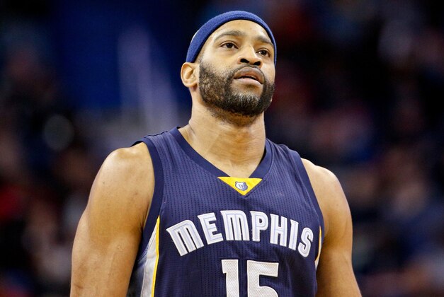 Jan 9, 2015; New Orleans, LA, USA; Memphis Grizzlies guard Vince Carter (15) against the New Orleans Pelicans during a game at the Smoothie King Center. The Pelicans defeated the Grizzlies 106-95. Mandatory Credit: Derick E. Hingle-USA TODAY Sports
