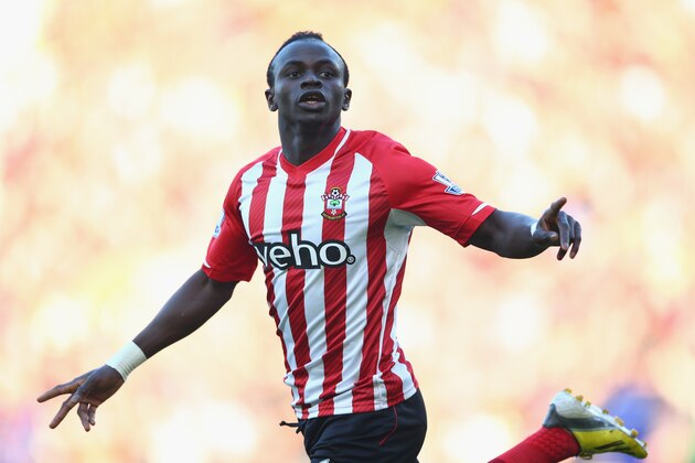 SOUTHAMPTON, ENGLAND - DECEMBER 28:  Sadio Mane of Southampton celebrates scoring the opening goal during the Barclays Premier League match between Southampton and Chelsea at St Mary's Stadium on December 28, 2014 in Southampton, England.  (Photo by Michael Steele/Getty Images)