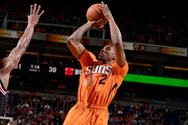 PHOENIX, AZ - JANUARY 30: Eric Bledsoe #2 of the Phoenix Suns shoots against the Chicago Bulls on January 30, 2015 at U.S. Airways Center in Phoenix, Arizona. NOTE TO USER: User expressly acknowledges and agrees that, by downloading and or using this photograph, user is consenting to the terms and conditions of the Getty Images License Agreement. Mandatory Copyright Notice: Copyright 2015 NBAE (Photo by Barry Gossage/NBAE via Getty Images)