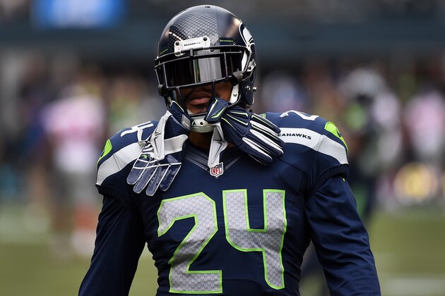 SEATTLE, WA - NOVEMBER 09: running back Marshawn Lynch #24 of the Seattle Seahawks warms up before the game against the New York Giants at CenturyLink Field on November 9, 2014 in Seattle, Washington.  (Photo by Steve Dykes/Getty Images)