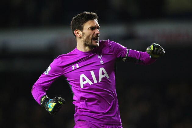 LONDON, ENGLAND - JANUARY 17:  Hugo Lloris of Tottenham Hotspur celebrates victory after the Barclays Premier League match between Tottenham Hotspur and Sunderland at White Hart Lane on January 17, 2015 in London, England.  (Photo by Paul Gilham/Getty Images)