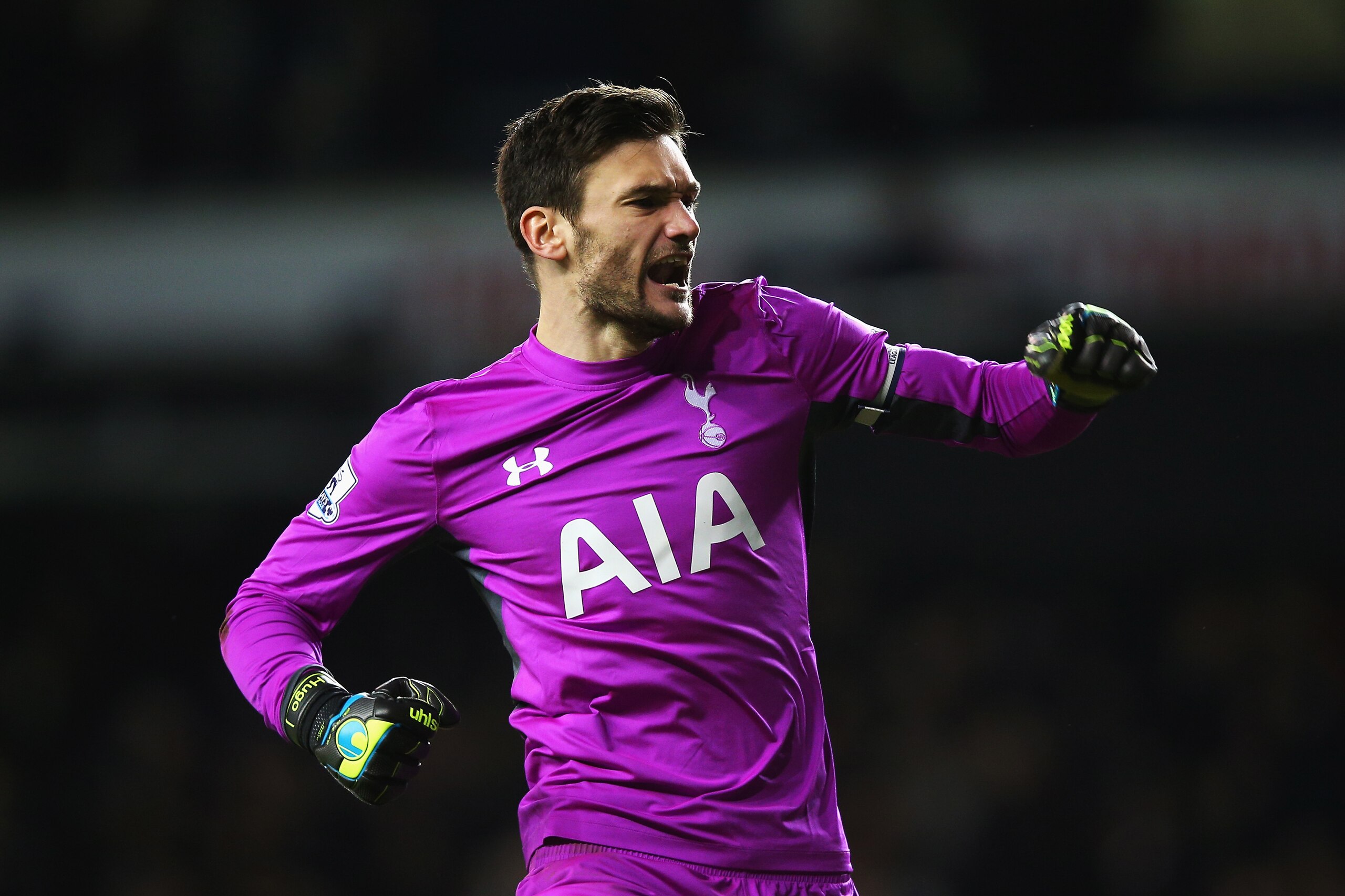 LONDON, ENGLAND - JANUARY 17:  Hugo Lloris of Tottenham Hotspur celebrates victory after the Barclays Premier League match between Tottenham Hotspur and Sunderland at White Hart Lane on January 17, 2015 in London, England.  (Photo by Paul Gilham/Getty Images)