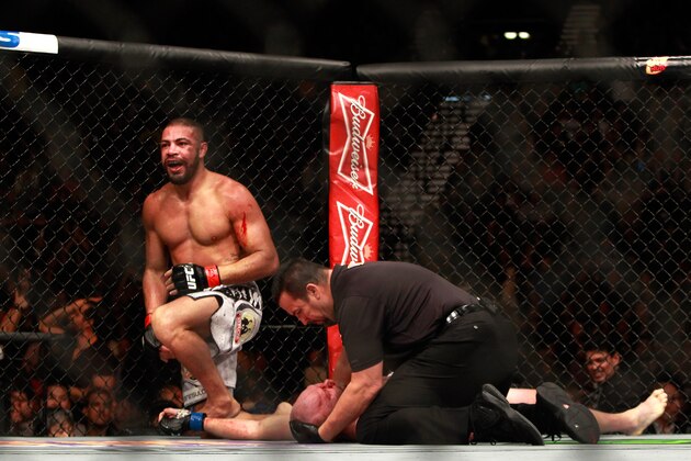LAS VEGAS, NV - JANUARY 31:  Thales Leites (L) defeats Tim Boetsch by submission scond round of their middleweight bout during UFC 183 at the MGM Grand Garden Arena on January 31, 2015 in Las Vegas, Nevada.  (Photo by Steve Marcus/Getty Images)