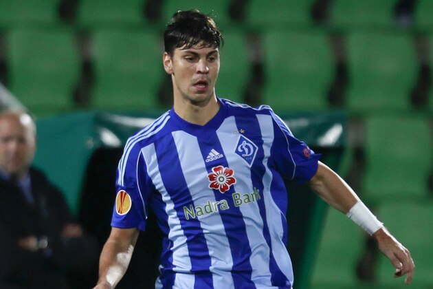 VILA DO CONDO,PORTUGAL - SEPTEMBER 18:  Aleksandar Dragovic of Dynamo Kyiv in action during the UEFA Europa League Group J match between Rio Ave FC and FC Dynamo Kyiv at the Dos Arcos Stadium on September 18, 2014 in Vila do Conde,Portugal. (Photo by Henriques Da Cunha/EuroFootball/Getty Images)