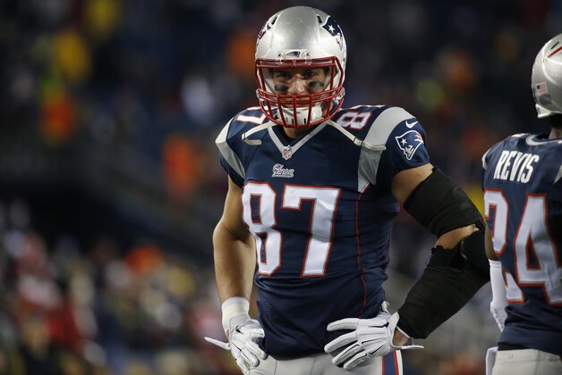 New England Patriots tight end Rob Gronkowski (87) warms up before the NFL football AFC Championship game between the New England Patriots and Indianapolis Colts Sunday, Jan. 18, 2015, in Foxborough, Mass. (AP Photo/Elise Amendola)
