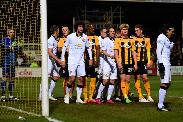CAMBRIDGE, ENGLAND - JANUARY 23:  Players pack the six-yard box as Cambridge prepare to take a corner during the FA Cup Fourth Round match between Cambridge United and Manchester United at The R Costings Abbey Stadium on January 23, 2015 in Cambridge, England.  (Photo by Shaun Botterill/Getty Images)
