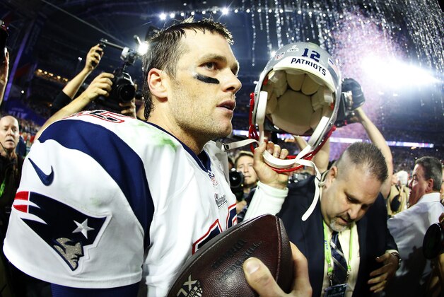 GLENDALE, AZ - FEBRUARY 01: Tom Brady #12 of the New England Patriots celebrates after defeating the Seattle Seahawks 28-24 during Super Bowl XLIX at University of Phoenix Stadium on February 1, 2015 in Glendale, Arizona.  (Photo by Tom Pennington/Getty Images)