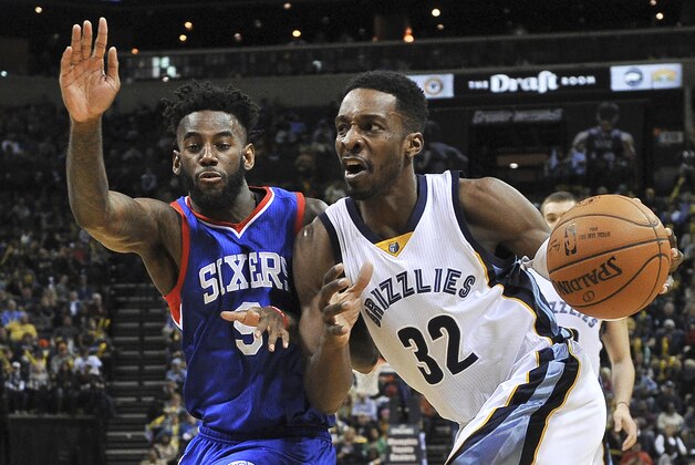 Memphis Grizzlies forward Jeff Green (32) drives against Philadelphia 76ers guard JaKarr Sampson (9) in the second half of an NBA basketball game Saturday, Jan. 24, 2015, in Memphis, Tenn. The Grizzlies won 101-83. (AP Photo/Brandon Dill)