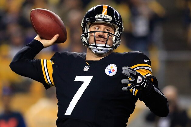 PITTSBURGH, PA - JANUARY 03:  Ben Roethlisberger #7 of the Pittsburgh Steelers passes in the first quarter against the Baltimore Ravens during their AFC Wild Card game at Heinz Field on January 3, 2015 in Pittsburgh, Pennsylvania.  (Photo by Justin K. Aller/Getty Images)