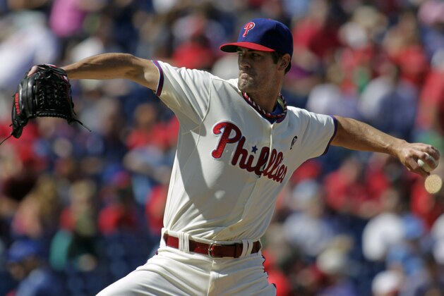 Philadelphia Phillies starting pitcher Cole Hamels throws against the Atlanta Braves in the first inning of a baseball game Sunday, Sept. 28, 2014, in Philadelphia. (AP Photo/H. Rumph Jr)