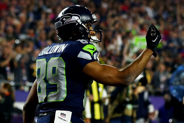 GLENDALE, AZ - FEBRUARY 01:  Doug Baldwin #89 of the Seattle Seahawks celebrates after catching a three yard touchdown pass against the New England Patriots in the third quarter during Super Bowl XLIX at University of Phoenix Stadium on February 1, 2015 in Glendale, Arizona.  (Photo by Elsa/Getty Images)