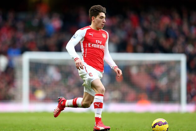 LONDON, ENGLAND - FEBRUARY 01:  Hector Bellerin of Arsenal runs with the ball during the Barclays Premier League match between Arsenal and Aston Villa at the Emirates Stadium on February 1, 2015 in London, England.  (Photo by Clive Mason/Getty Images)