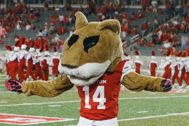 HOUSTON, TX - OCTOBER 17:  Houston Cougars mascot Shasta waits on the field prior to the start of their game against the Temple Owls at TDECU Stadium on October 17, 2014 in Houston, Texas.  (Photo by Scott Halleran/Getty Images)