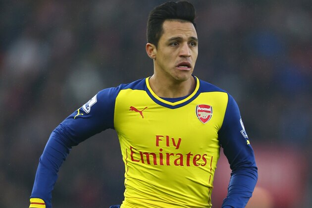 SOUTHAMPTON, ENGLAND - JANUARY 01:  Alexis Sanchez of Arsenal during the Barclays Premier League match between Southampton and Arsenal at St Mary's Stadium on January 1, 2015 in Southampton, England.  (Photo by Michael Steele/Getty Images)