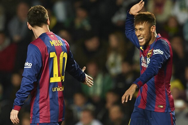 ELCHE, SPAIN - JANUARY 24:  Neymar JR of Barcelona celebrate scoring with his teammate Lionel Messi during the La Liga match between Elche FC and FC Barcelona at Estadio Manuel Martinez Valero on January 24, 2015 in Elche, Spain.  (Photo by Manuel Queimadelos Alonso/Getty Images)