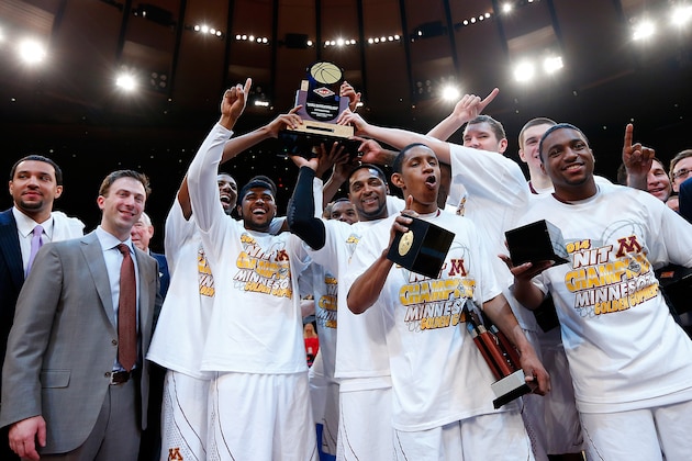 NEW YORK, NY - APRIL 03:  The Minnesota Golden Gophers celebrate celebrate with the trophy after defeating the Southern Methodist Mustangs to win the 2014 NIT Championship at Madison Square Garden on April 3, 2014 in New York City.  (Photo by Mike Stobe/Getty Images)