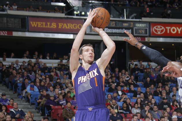 SACRAMENTO, CA - FEBRUARY 8:  Goran Dragic #1 of the Phoenix Suns shoots against the Sacramento Kings on February 8, 2015 at Sleep Train Arena in Sacramento, California. NOTE TO USER: User expressly acknowledges and agrees that, by downloading and or using this Photograph, user is consenting to the terms and conditions of the Getty Images License Agreement. Mandatory Copyright Notice: Copyright 2015 NBAE (Photo by Rocky Widner/NBAE via Getty Images)