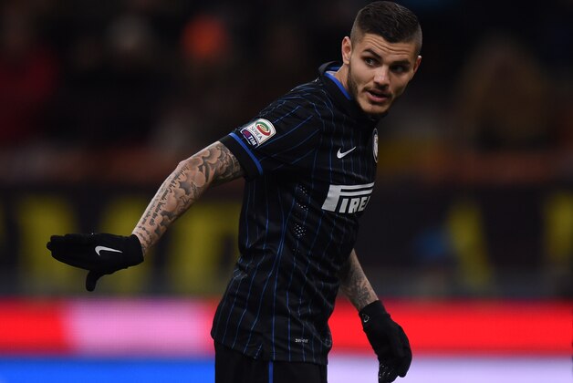 MILAN, ITALY - FEBRUARY 08:  Mauro Icardi of Internazionale Milano issues instructions during the Serie A match between FC Internazionale Milano and US Citta di Palermo at Stadio Giuseppe Meazza on February 8, 2015 in Milan, Italy.  (Photo by Tullio M. Puglia/Getty Images)
