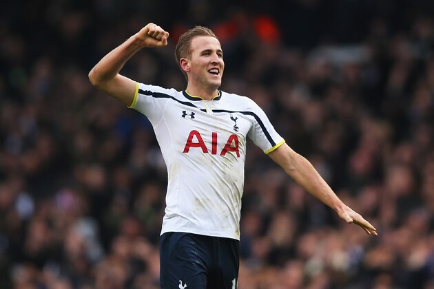LONDON, ENGLAND - FEBRUARY 07:  Harry Kane of Tottenham Hotspur celebrates victory after the Barclays Premier League match between Tottenham Hotspur and Arsenal at White Hart Lane on February 7, 2015 in London, England.  (Photo by Paul Gilham/Getty Images)