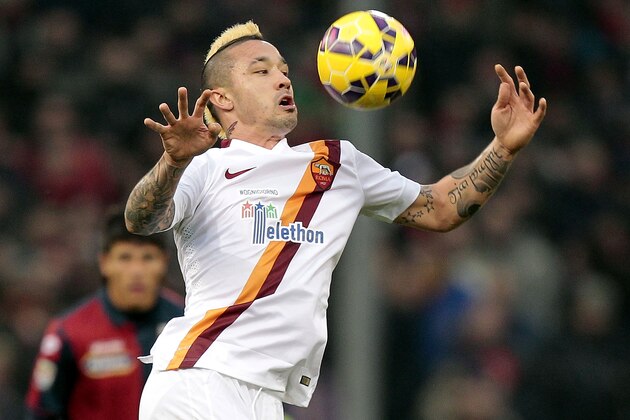 GENOA, ITALY - DECEMBER 14: Radja Nainggolan of AS Roma in action during the Serie A match between Genoa CFC and AS Roma at Stadio Luigi Ferraris on December 14, 2014 in Genoa, Italy.  (Photo by Gabriele Maltinti/Getty Images)