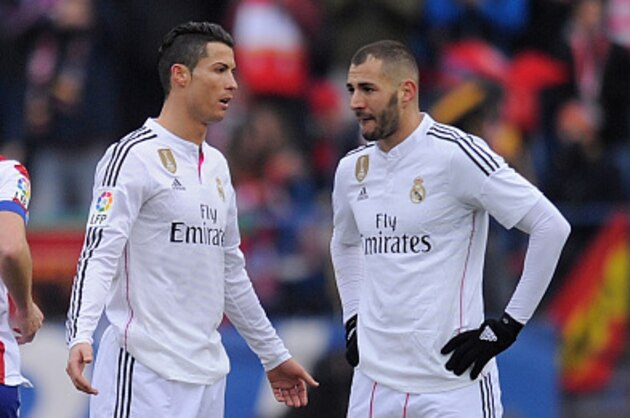 MADRID, SPAIN - FEBRUARY 07:  Cristiano Ronaldo of Real Madridreacts with Karim Benzema after Club Atletico de Madrid scored their 3rd goal during the La Liga match between Club Atletico de Madrid and Real Madrid at Vicente Calderon Stadium on February 7, 2015 in Madrid, Spain.  (Photo by Denis Doyle/Getty Images)