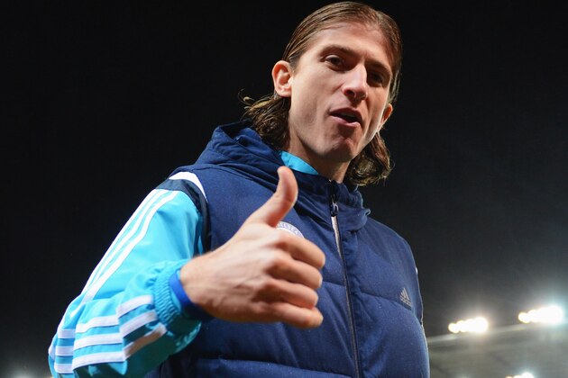 STOKE ON TRENT, ENGLAND - DECEMBER 22:  Filipe Luis gives a thumbs up prior to the Barclays Premier League match between Stoke City and Chelsea at Britannia Stadium on December 22, 2014 in Stoke on Trent, England.  (Photo by Michael Regan/Getty Images)