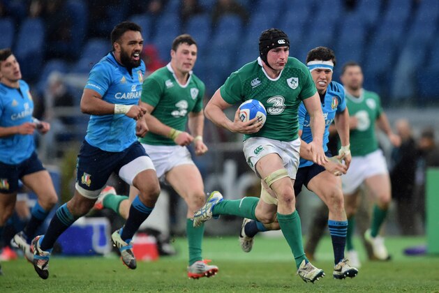 ROME, ITALY - FEBRUARY 07:  Tommy O'Donnell of Ireland bursts through the Italy defence on his way to scoring his team's second try during the RBS Six Nations match between Italy and Ireland at the Stadio Olimpico on February 7, 2015 in Rome, Italy.  (Photo by Jamie McDonald/Getty Images)