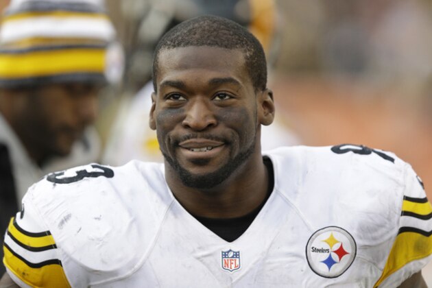 Pittsburgh Steelers outside linebacker Jason Worilds smiles on the sidelines during the second half of an NFL football game against the Cincinnati Bengals Sunday, Dec. 7, 2014 in Cincinnati. Pittsburgh won the game 42-21. (AP Photo/Michael Conroy)