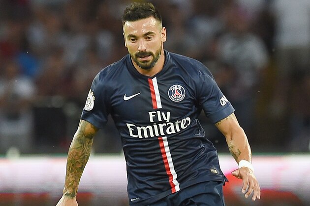 NAPLES, ITALY - AUGUST 11:  Ezequiel Lavezzi  of Paris Saint Germain in action during the pre-season friendly match between SSC Napoli and Paris Saint-Germain FC at Stadio San Paolo on August 11, 2014 in Naples, Italy.  (Photo by Giuseppe Bellini/Getty Images)