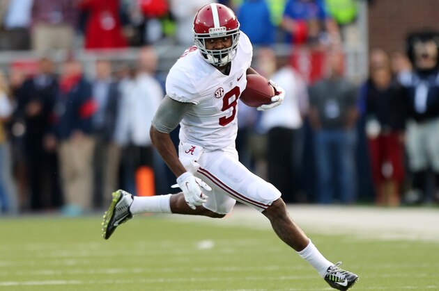 OXFORD, MS - OCTOBER 4: Amari Cooper #9 of the Alabama Crimson Tide runs after the catch against the Ole Miss Rebels on October 4, 2014 at Vaught-Hemingway Stadium in Oxford, Mississippi. Mississippi beat Alabama 23-17. (Photo by Joe Murphy/Getty Images)