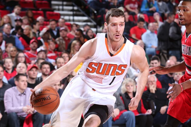 PORTLAND, OR - FEBRUARY 5: Goran Dragic #1 of the Phoenix Suns drives against the Portland Trail Blazers on February 5, 2015 at the Moda Center Arena in Portland, Oregon. NOTE TO USER: User expressly acknowledges and agrees that, by downloading and or using this photograph, user is consenting to the terms and conditions of the Getty Images License Agreement. Mandatory Copyright Notice: Copyright 2015 NBAE (Photo by Sam Forencich/NBAE via Getty Images)