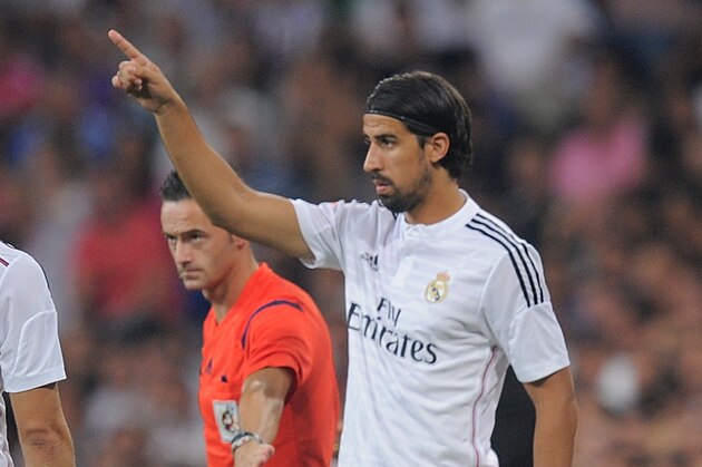 MADRID, SPAIN - AUGUST 25:  Sami Khedira of Real Madrid CF comes on for Karim Benzema during the La liga match between Real Madrid CF and Cordoba CF at Estadio Santiago Bernabeu on August 25, 2014 in Madrid, Spain.  (Photo by Denis Doyle/Getty Images)
