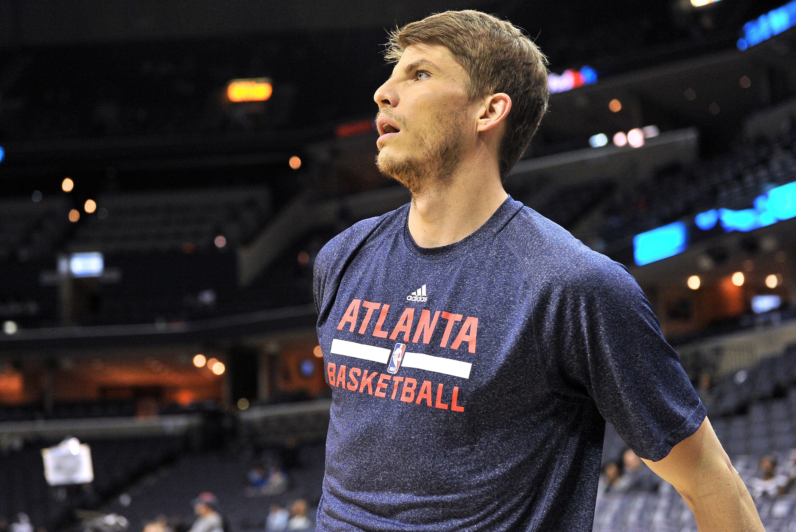Atlanta Hawks guard Kyle Korver warms up before an NBA basketball game against the Memphis Grizzlies Sunday, Feb. 8, 2015, in Memphis, Tenn. (AP Photo/Brandon Dill) Atlanta Hawks guard Kyle Korver warms up before an NBA basketball game against the Memphis Grizzlies Sunday, Feb. 8, 2015, in Memphis, Tenn. (AP Photo/Brandon Dill)