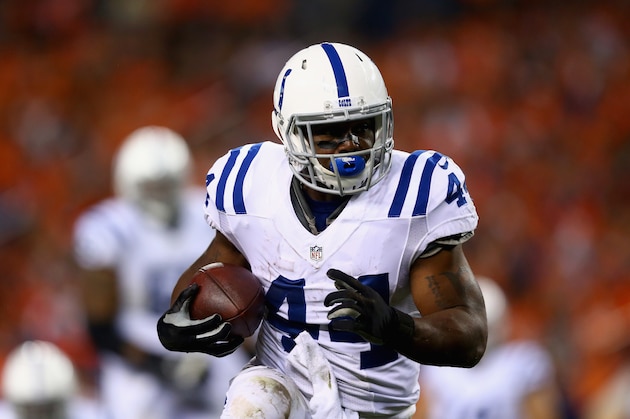 DENVER, CO - SEPTEMBER 07:  Running back Ahmad Bradshaw #44 of the Indianapolis Colts carries the ball against the Denver Broncos at Sports Authority Field at Mile High on September 7, 2014 in Denver, Colorado.  (Photo by Jeff Gross/Getty Images)