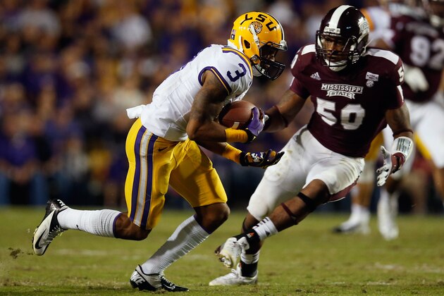 BATON ROUGE, LA - NOVEMBER 10: Odell Beckham #3 of the LSU Tigers runs past Benardrick McKinney #50 of the Mississippi State Bulldogs at Tiger Stadium on November 10, 2012 in Baton Rouge, Louisiana.  The Tigers defeated the Bulldogs 37-17.    (Photo by Chris Graythen/Getty Images)