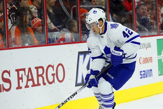 Toronto Maple Leafs' Tyler Bozak  during an NHL hockey game against the Philadelphia Flyers, Saturday, Jan. 31, 2015, in Philadelphia.  (AP Photo/Tom Mihalek)