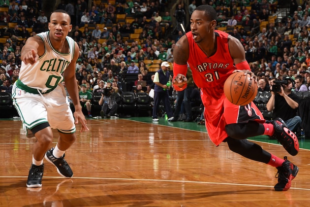 BOSTON, MA - NOVEMBER 5:  Terrence Ross #31 of the Toronto Raptors handles the ball against Boston Celtics on November 5, 2014 at the TD Garden in Boston, Massachusetts. NOTE TO USER: User expressly acknowledges and agrees that, by downloading and or using this Photograph, user is consenting to the terms and conditions of the Getty Images License Agreement. Mandatory Copyright Notice: Copyright 2014 NBAE (Photo by Brian Babineau /NBAE via Getty Images)