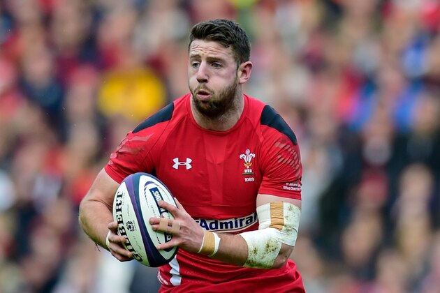 EDINBURGH, SCOTLAND - FEBRUARY 15:  Alex Cuthbert of Wales runs with the ball during the RBS Six Nations match between Scotland and Wales at Murrayfield Stadium on February 15, 2015 in Edinburgh, Scotland.  (Photo by Stu Forster/Getty Images)