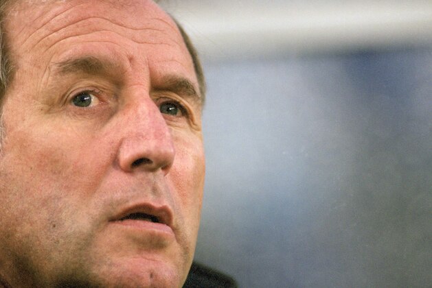 5 May 2001:  Portrait of Barcelona Coach Carles Rexach watches the action during the Spanish Primera Liga match between Espanyol and Barcelona at the Estadi Olimpic De Montjuic, Spain.  The match ended in a 0 - 0 draw. \ Photo by Nuno Correia. \ MandatoryCredit: Allsport UK /Allsport