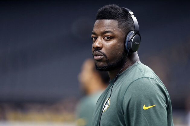 Green Bay Packers tight end Brandon Bostick wears Bose headphones before an NFL football game against the New Orleans Saints in New Orleans, Sunday, Oct. 26, 2014. (AP Photo/Gerald Herbert)