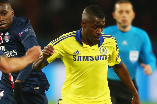 PARIS, FRANCE - FEBRUARY 17:  Ramires of Chelsea takes on Thiago Silva (2) and Blaise Matuidi of Paris Saint-Germain (14) during the UEFA Champions League Round of 16 match between Paris Saint-Germain and Chelsea at Parc des Princes on February 17, 2015 in Paris, France.  (Photo by Clive Rose/Getty Images)