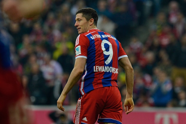 MUNICH, GERMANY - NOVEMBER 01: Robert Lewandowski of Muenchen reacts during the Bundesliga match between FC Bayern Muenchen and Borussia Dortmund at Allianz Arena on November 1, 2014 in Munich, Germany.  (Photo by Daniel Kopatsch/Getty Images for MAN)