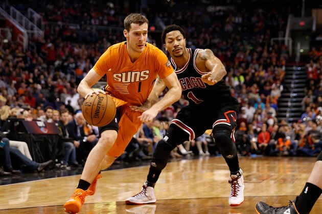 PHOENIX, AZ - JANUARY 30:  Goran Dragic #1 of the Phoenix Suns drives the ball during the NBA game against the Chicago Bulls at US Airways Center on January 30, 2015 in Phoenix, Arizona. The Suns defeated the Bulls 99-93.  NOTE TO USER: User expressly acknowledges and agrees that, by downloading and or using this photograph, User is consenting to the terms and conditions of the Getty Images License Agreement.  (Photo by Christian Petersen/Getty Images)