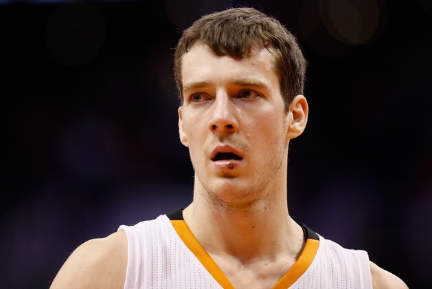PHOENIX, AZ - JANUARY 21:  Goran Dragic #1 of the Phoenix Suns during the NBA game against the Portland Trail Blazers at US Airways Center on January 21, 2015 in Phoenix, Arizona. The Suns defeated the Trail Blazers 118-113. NOTE TO USER: User expressly acknowledges and agrees that, by downloading and or using this photograph, User is consenting to the terms and conditions of the Getty Images License Agreement.  (Photo by Christian Petersen/Getty Images)