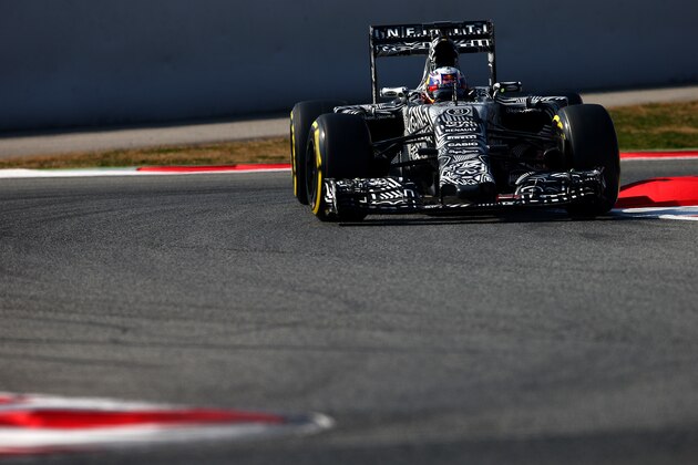 MONTMELO, SPAIN - FEBRUARY 20:  Daniel Ricciardo of Australia and Infiniti Red Bull Racing drives during day two of Formula One Winter Testing at Circuit de Catalunya on February 20, 2015 in Montmelo, Spain.  (Photo by Dan Istitene/Getty Images)
