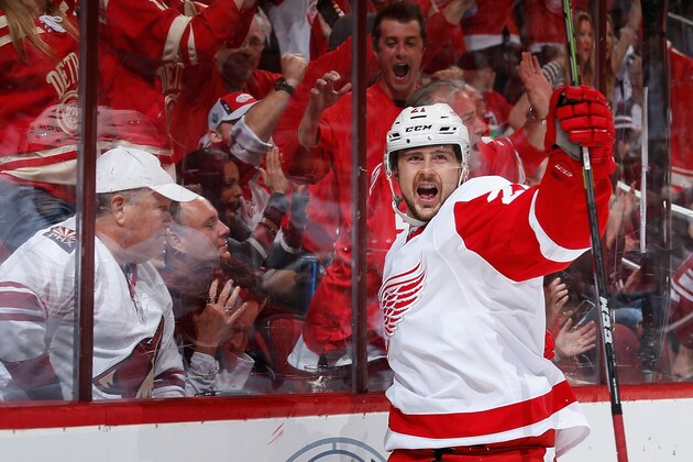 GLENDALE, AZ - FEBRUARY 07:  Tomas Tatar #21 of the Detroit Red Wings celebrates after scoring a third period goal against the Arizona Coyotes during the NHL game at Gila River Arena on February 7, 2015 in Glendale, Arizona. The Red Wings defeated the Coyotes 3-1.  (Photo by Christian Petersen/Getty Images)