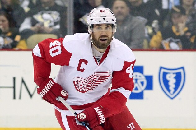 Feb 11, 2015; Pittsburgh, PA, USA; Detroit Red Wings left wing Henrik Zetterberg (40) carries the puck against the Pittsburgh Penguins during the third period at the CONSOL Energy Center. The Penguins won 4-1. Mandatory Credit: Charles LeClaire-USA TODAY Sports