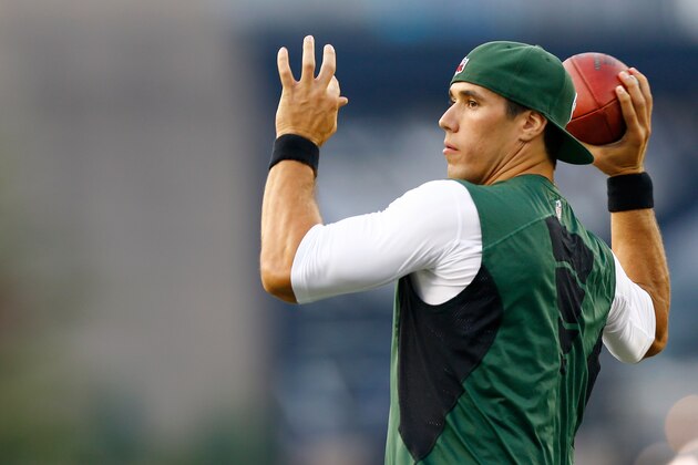 FOXBORO, MA - SEPTEMBER 12:  Quarterback Brady Quinn #9 of the New York Jets throws the ball before taking on the New England Patriots at Gillette Stadium on September 12, 2013 in Foxboro, Massachusetts.  (Photo by Jared Wickerham/Getty Images)